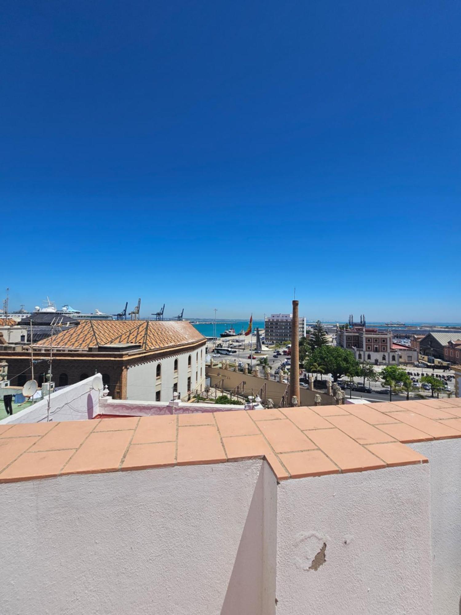 Apartamentos Plaza Santo Domingo Cadiz Luaran gambar
