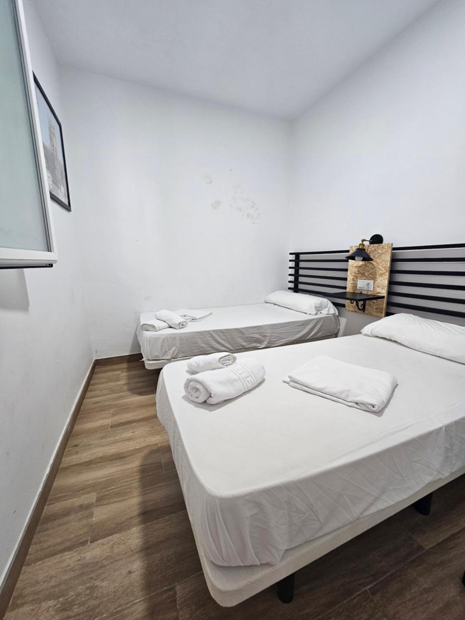 Apartamentos Plaza Santo Domingo Cadiz Luaran gambar