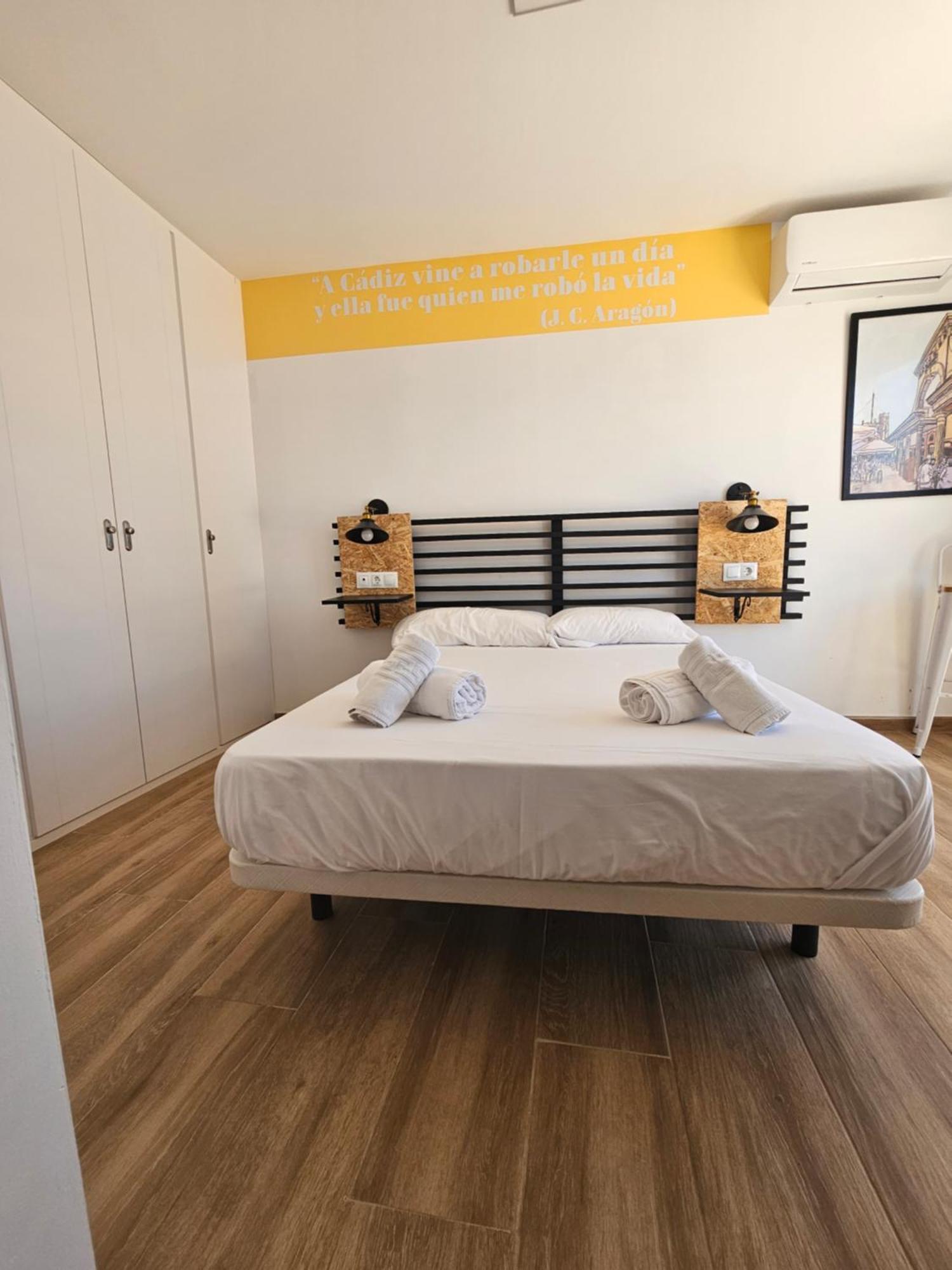 Apartamentos Plaza Santo Domingo Cadiz Luaran gambar